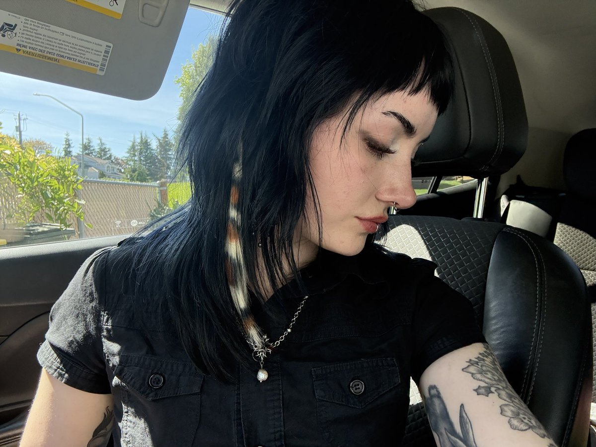 katebun's tweet photo. Don't look at my side profile! im so embarrassed. https://t.co/7joavKVe5E