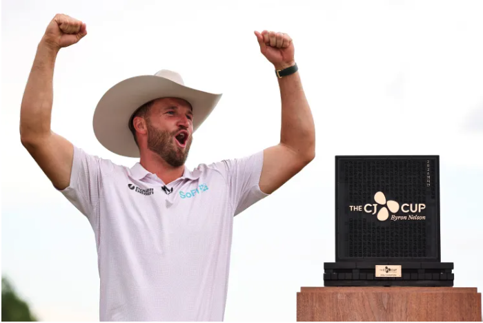 ezLocator's tweet photo. @Wyndham_Clark  is your CJ Cup champion 🏆⛳🔥

A huge finish and a statement win on the @PGATOUR,  he delivered when it counted and sealed it in style.

Congrats on an outstanding week of golf 👏

#CJCup #WyndhamClark #PGATour #Golf #Champion https://t.co/ndtUGDjrkk