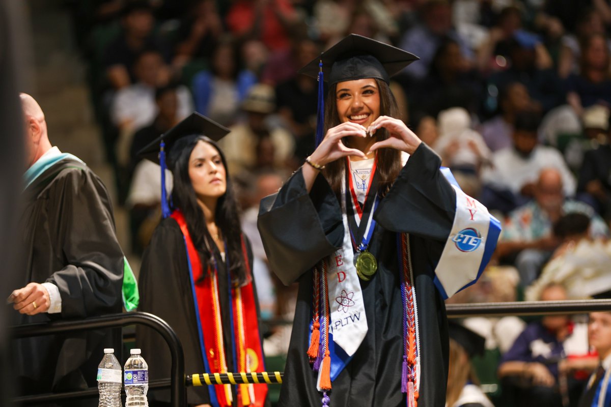 NorthwestISD's tweet photo. Way to go, Bobcats! Congratulations to the @ByronNelsonHigh Class of 2026! 🎓🎉

📸More graduation photos: https://t.co/tCMxk2GLud https://t.co/TdQPyB0kJd