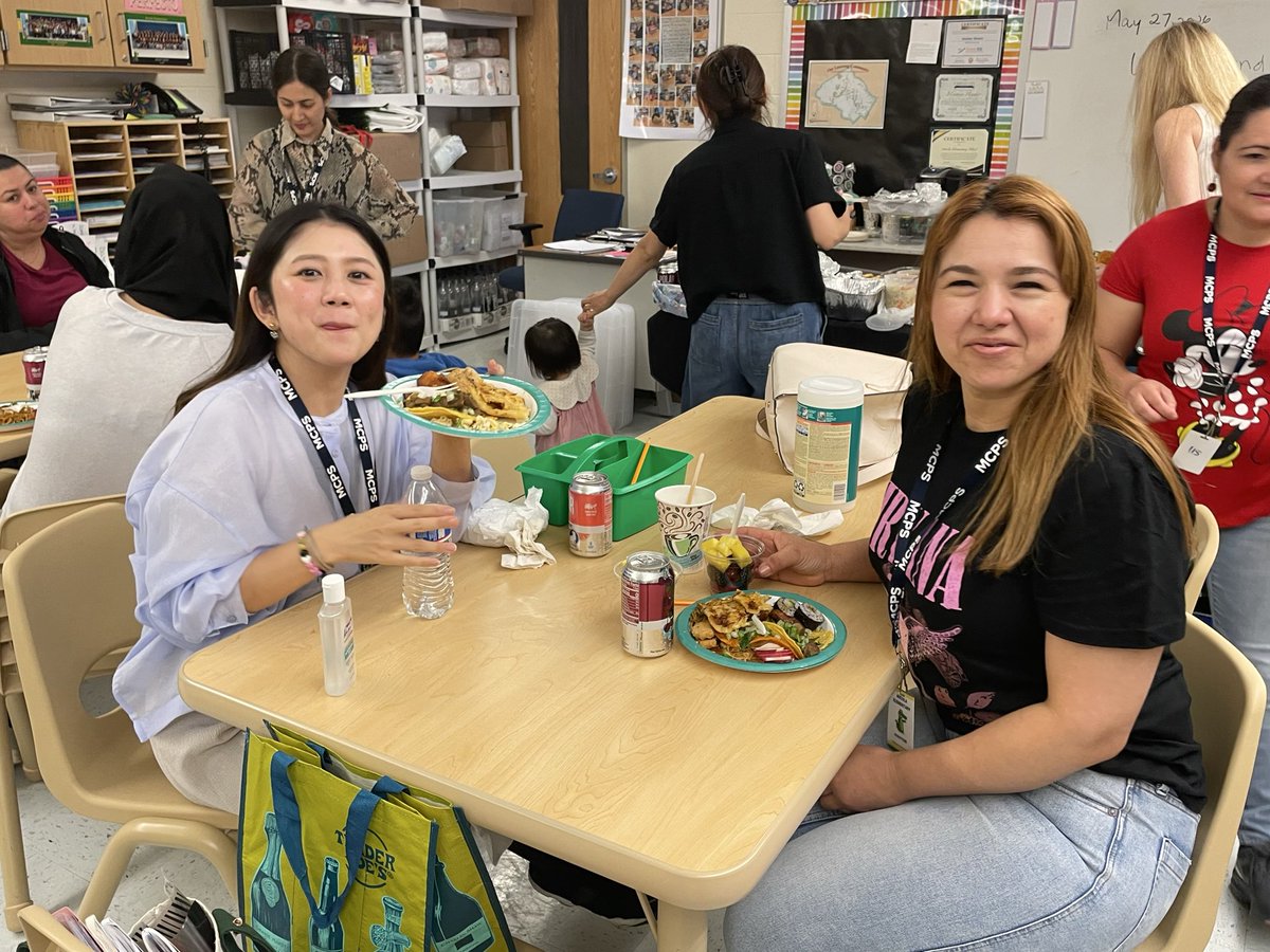 ArcolaES_CSL's tweet photo. Today was the last day of our adult English classes. After reviewing their tests, the students held a celebration to recognize their accomplishments in completing Level 2. https://t.co/nWcijbgDvO