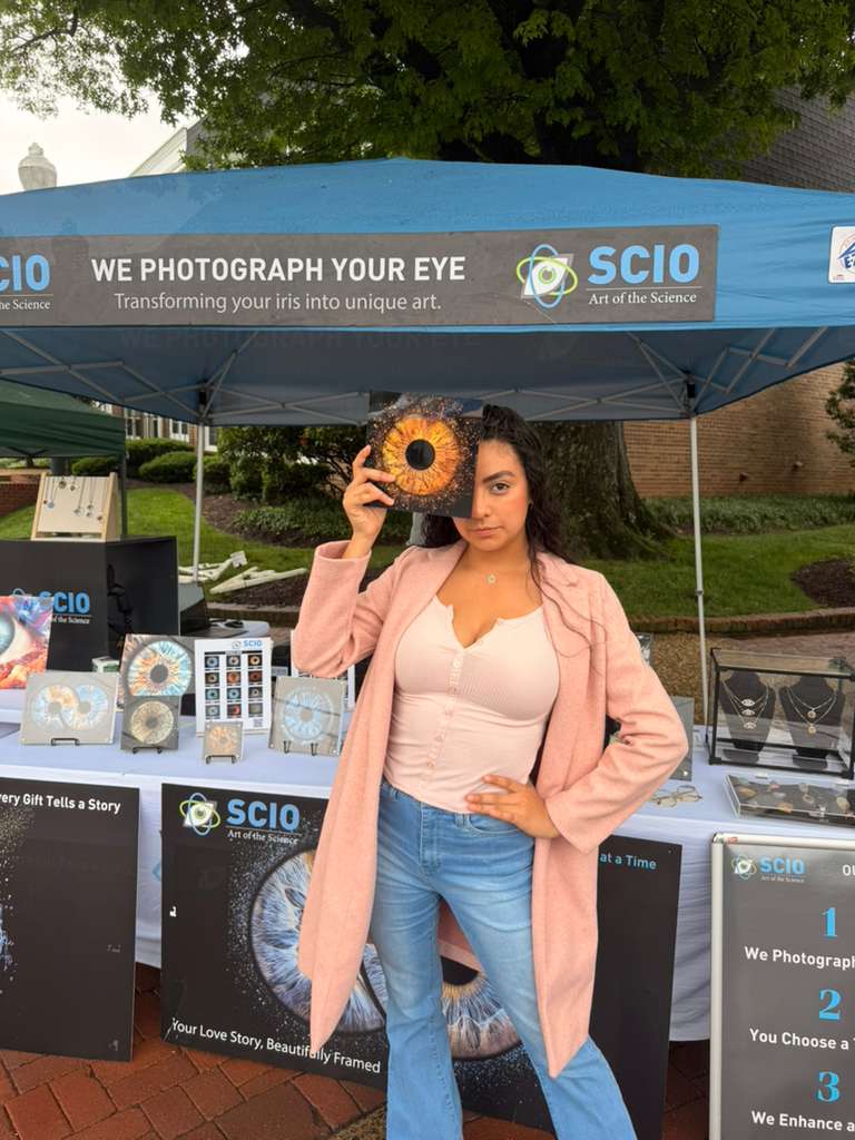 Scio_Eye's tweet photo. A unique moment. A personal story. A memory turned into art. 📷
#DowntownDC #TysonsCorner #CustomArt #AnniversaryGift #EyeArt #ContemporaryArt #ModernArt https://t.co/APVRsiny1B