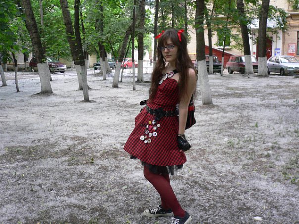 Tear__Rain's tweet photo. • Выпуск 9 кл. (я обожала это платье, носила потом много раз как юбку и корсет, 100% МОЁ было)
• Последний звонок (типа первоклассница)
• Выпуск 11 кл. (Я была урод и все фото с выпускного ненавидела. Много споров из-за платья с мамой)
• Выпуск в ДШИ (платье кто-то отдал) https://t.co/zZmoDqSXJX