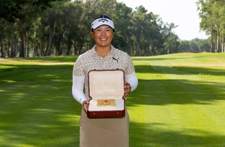 Flagstick's tweet photo. After her third victory on the Ladies' European Tour in the last eight months, Canada's Anna Huang has risen to #51 in the Rolex World Rankings.

Last June 9th she was at #600

A nice rise for the 17 year-old. 

Photo: Tristan Jones @LETgolf https://t.co/Jly6kAbK1r
