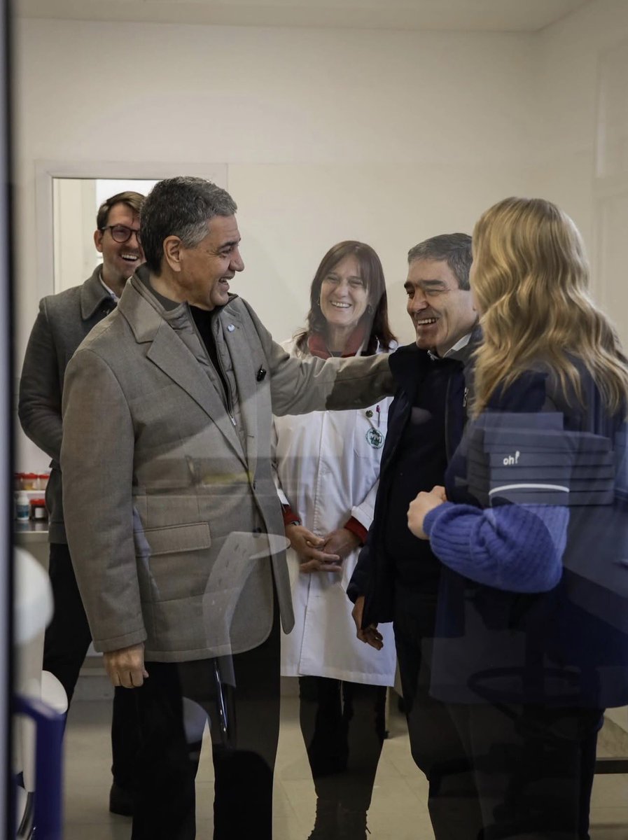 SomosPRO's tweet photo. ☑️LA CIUDAD YA RECUPERÓ MÁS DE $110 MIL MILLONES DEL COBRO POR ATENCIÓN A EXTRANJEROS EN SALUD 

Con estos recursos se están financiando 151 obras, 30 ya en ejecución, en distintos hospitales y centros de salud. 

Los porteños somos prioridad. https://t.co/Hgx4mN5Gmg