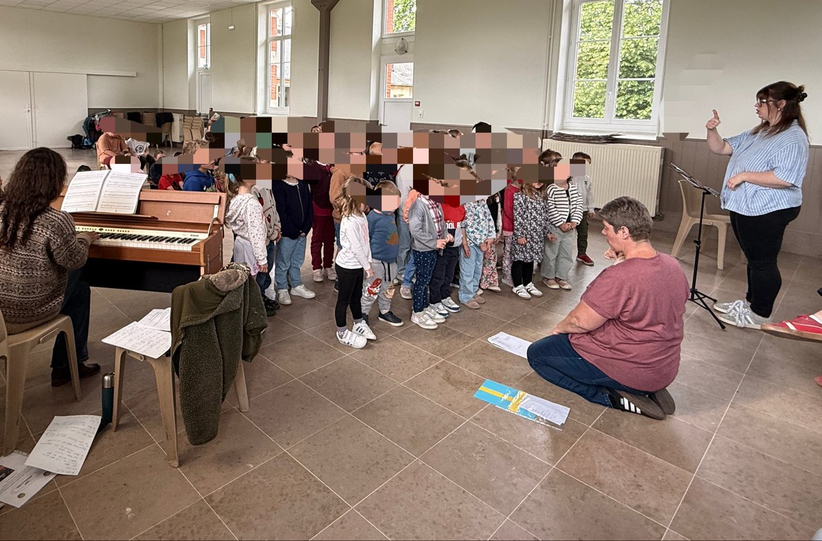 ecole_millay's tweet photo. #Edmu Les écoliers du RPI Chiddes Millay préparent un conte musical « un poirier m’a dit ». Ils seront accompagnés par l’artiste pianiste Maren Gamper. Ce projet mobilise toute la communauté éducative 🤩🤩 Petits et grands réunis autour de la musique 🎶🎵 https://t.co/xi4ztvP0Nu
