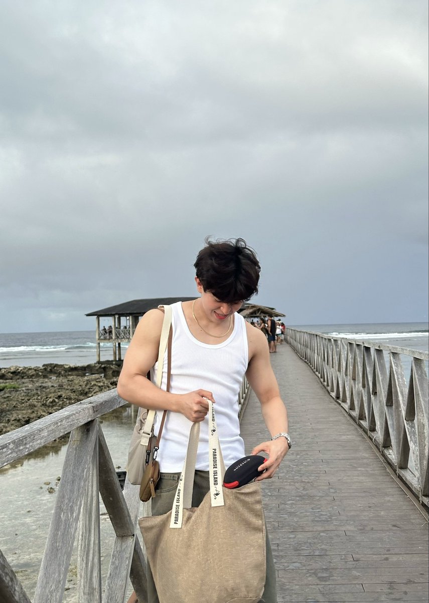 EduKevin4's tweet photo. Cloud 9🐚🏖️ https://t.co/J2uOg6lWHa