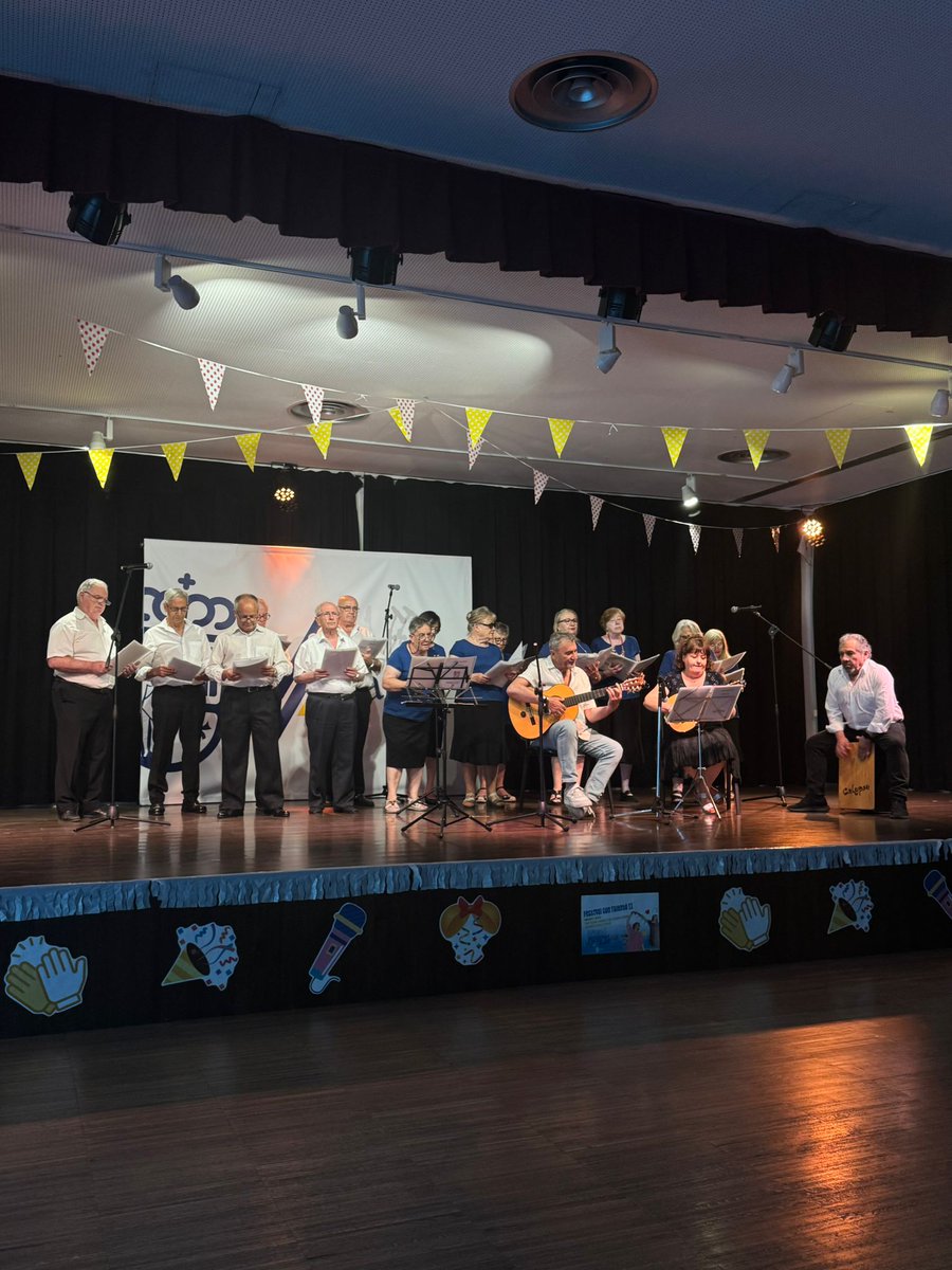 PSOEArganda's tweet photo. Hoy hemos estado en el festival Con Talento de la Semana de los Mayores, disfrutando de una tarde llena de música

Gracias al Taller de Copla, la Rondalla “El Laúd”, la Rondalla “La Amistad” y la Agrupación Musical de La Poveda por poner tanto talento y cariño sobre el escenario https://t.co/mTVR6kwmxy