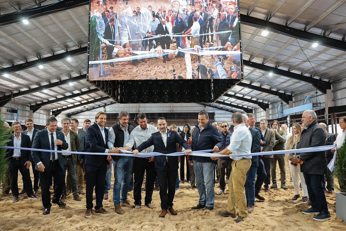 JPValdesok's tweet photo. Corrientes vuelve a ser sede de la Exposición Nacional de Braford, Brangus, Brahman y Caballos Criollos, uno de los encuentros ganaderos más importantes de Sudamérica. Un reconocimiento al protagonismo de nuestra provincia en la producción, con genética de excelencia y alta competitividad.