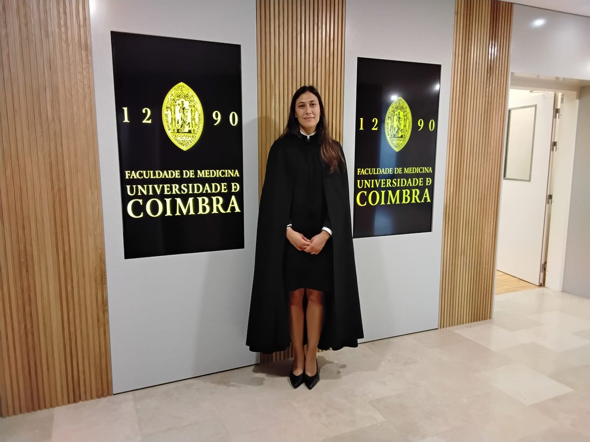 befmuc's tweet photo. Muitos Parabéns à Doutora 𝗔𝗻𝗮 𝗥𝗶𝘁𝗮 𝗚𝗼𝗺𝗲𝘀 𝗖𝗮𝗿𝗹𝗼𝘀 𝗟𝗲𝗮𝗹, que realizou hoje a sua Prova de Doutoramento, do Programa de Doutoramento em Ciências da Saúde, Medicina! 

📸 Graça Lucas 

#befmuc #FMUC #ucoimbra #provasacademicas #geaFMUC https://t.co/r0oUcfS3RE