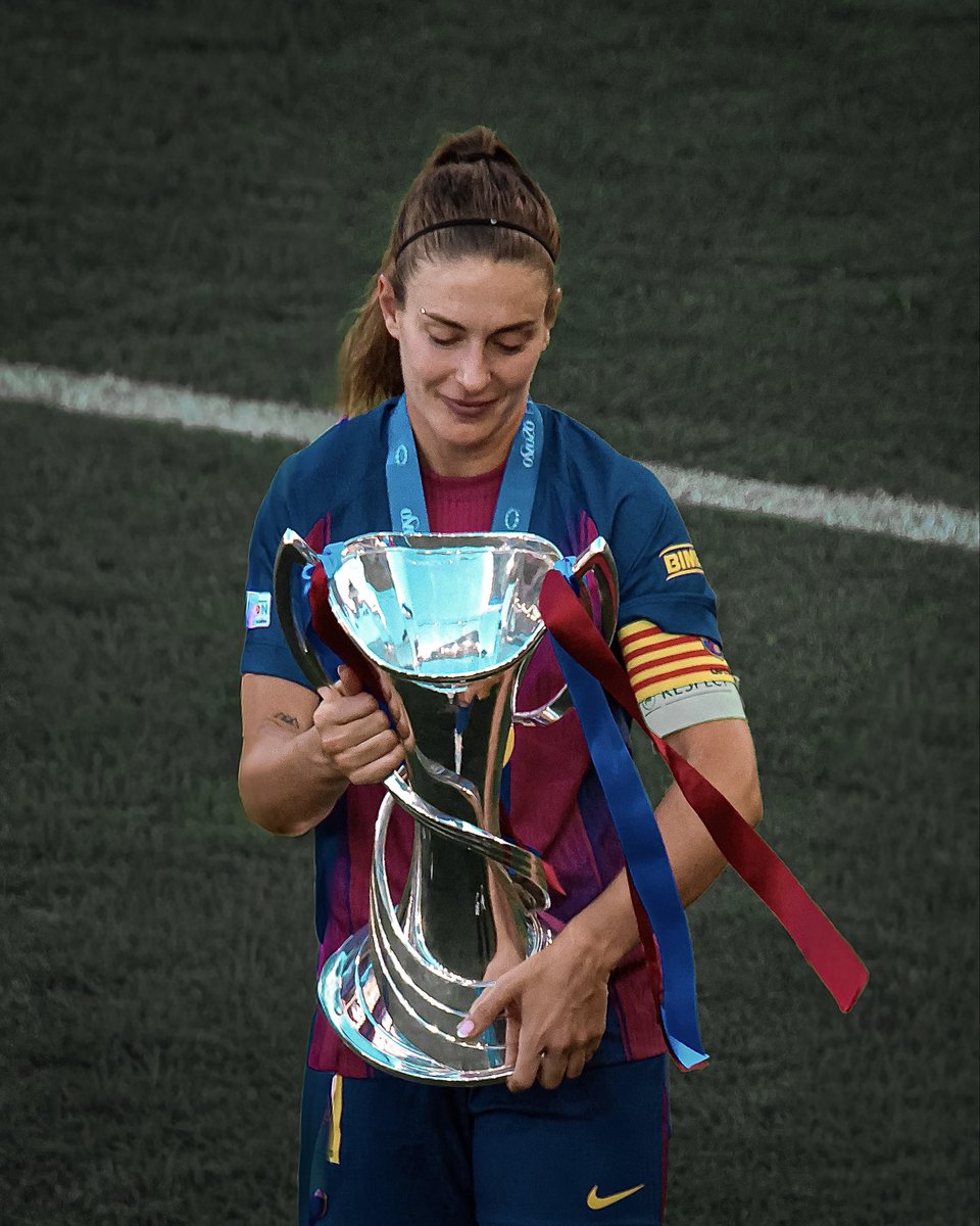 Magnusoi's tweet photo. Gràcies per tots els records @alexiaputellas ❤️🥺 Per sempre el meu preferit, la meva 🐐
Bona sort, crack 🤗🥰 https://t.co/chPnUXwtvQ