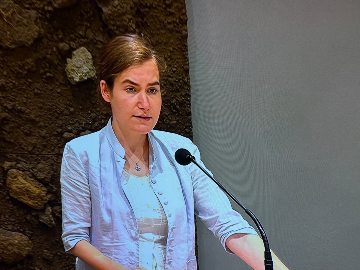 Petra van Dam tweet media