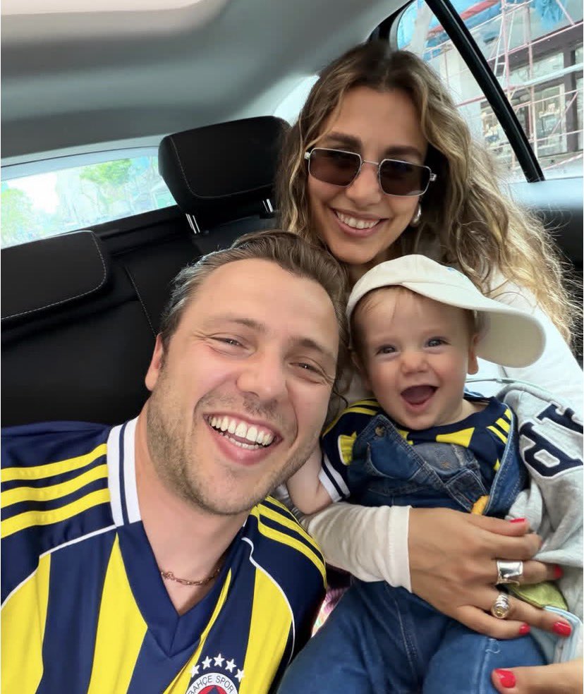 lightrosetw's tweet photo. zeynep tolgayı klonlanmış uzaydaki küçük mavi çocuk https://t.co/uJE8YY9fTb