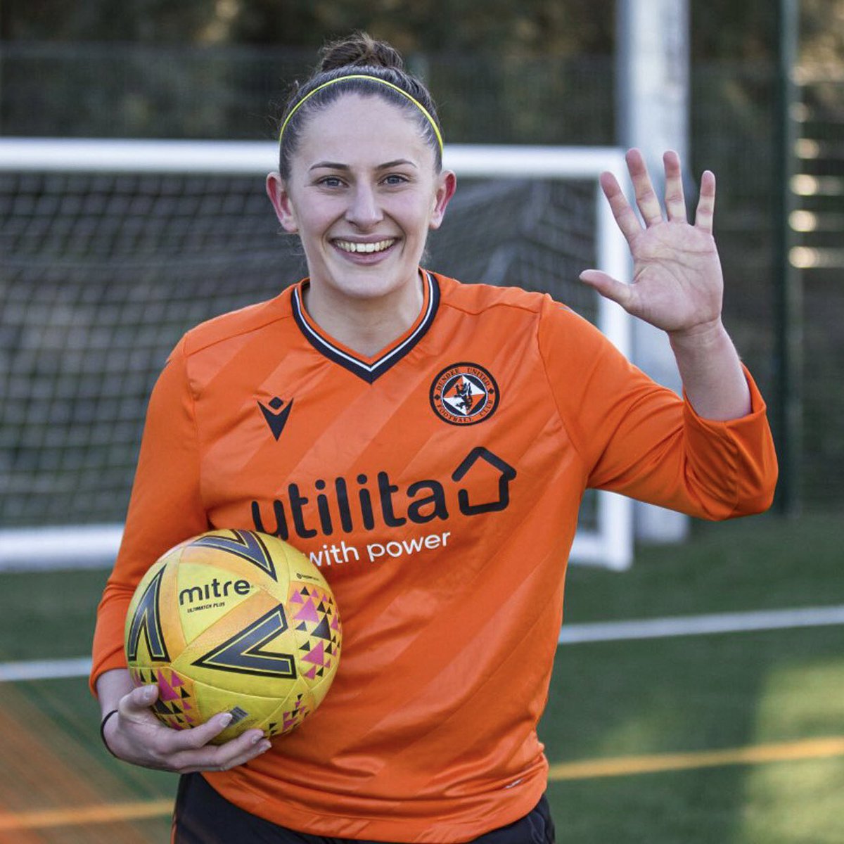 DundeeUnitedFCW's tweet photo. One of the finest to ever wear the tangerine shirt 🧡 https://t.co/Ra8GdtxQie