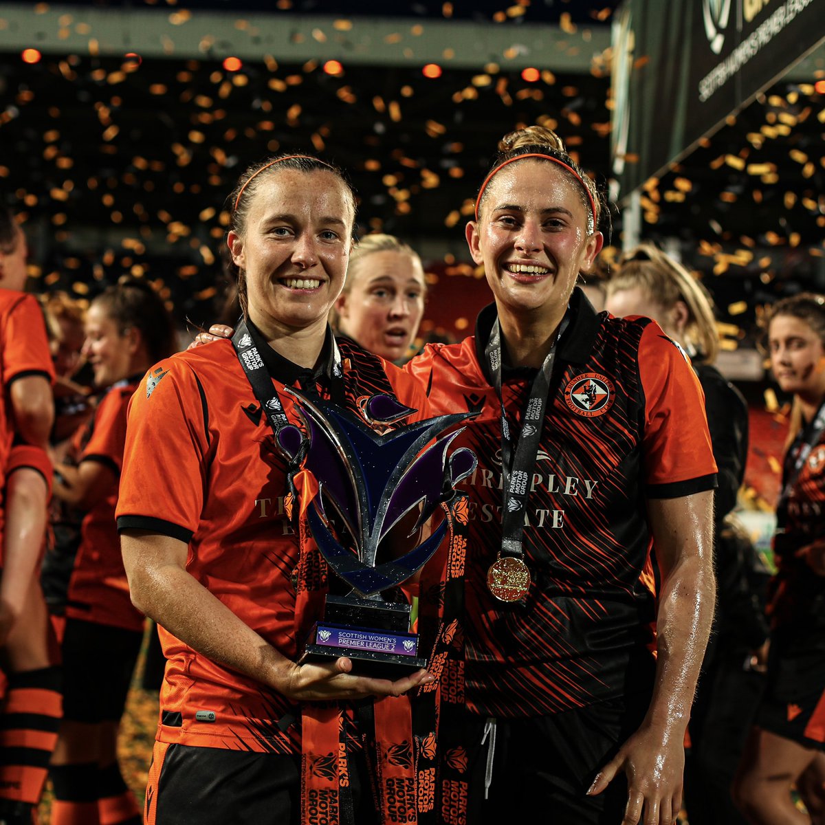 DundeeUnitedFCW's tweet photo. One of the finest to ever wear the tangerine shirt 🧡 https://t.co/Ra8GdtxQie