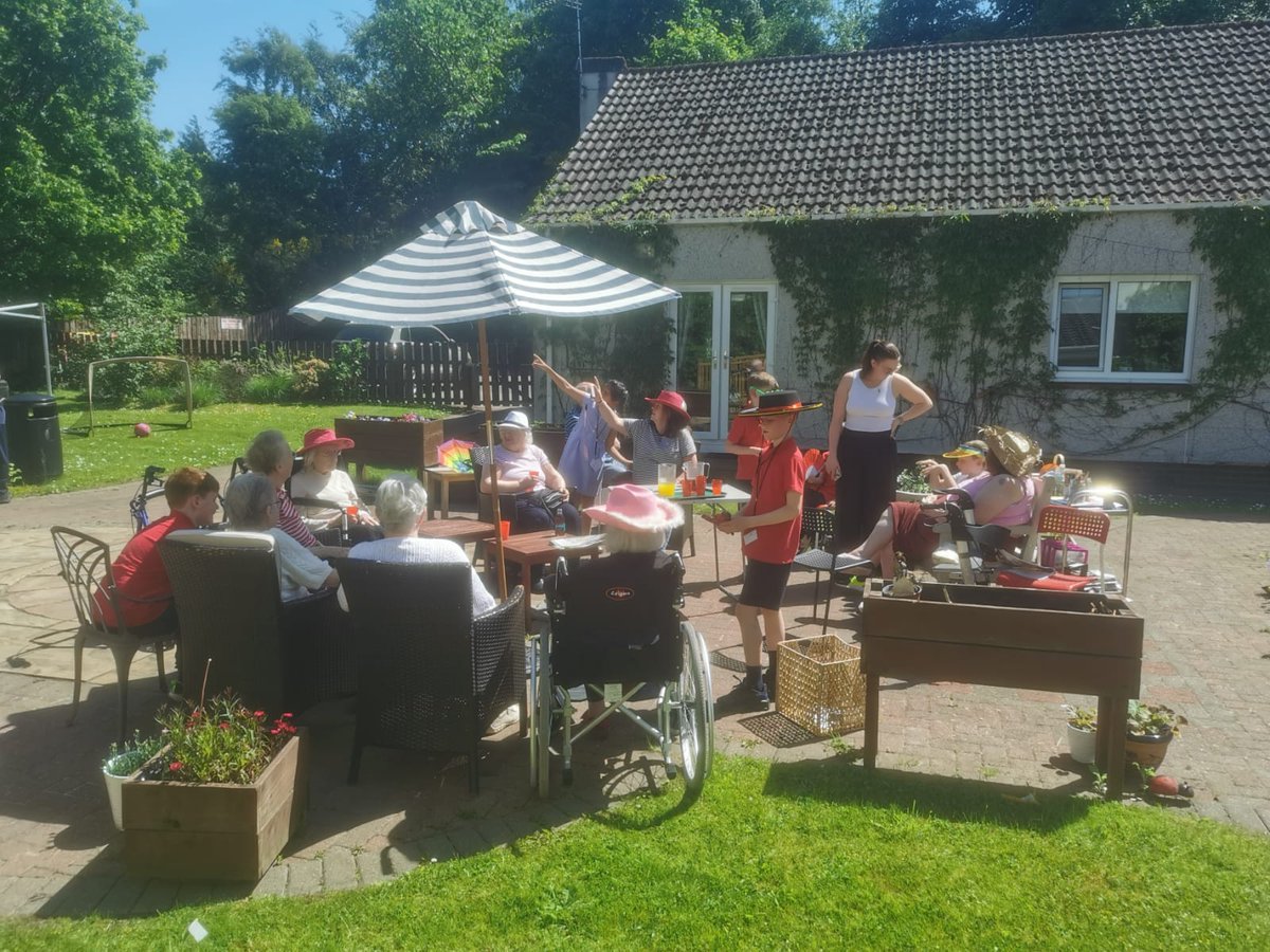 rashielee's tweet photo. Outdoor visit from our grandbuddies... enjoying the sunshine together βοΈ
#intergenerational #community https://t.co/Z5JQGW9pU1