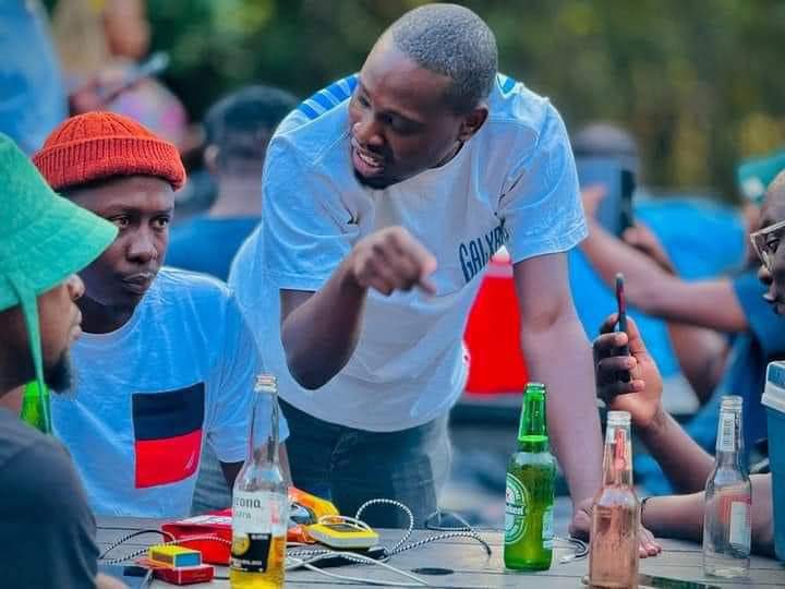 les_mti's tweet photo. @_Tee__G Allegedly....the elections were rigged...so they allocated based on who supports GNU and Cyril https://t.co/dJKNHGOKfZ