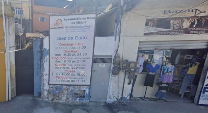 cafefofoqueiro's tweet photo. Coincidência ou não, esse ano tem eleição e Rodrigo Neves lançou sua esposa Fernanda como pré-candidata a deputada estadual.   
Qual finalidade, o prefeito de Niterói, destinou 1,5 milhão para uma igreja aparentemente humilde e com poucos membros em São Gonçalo. https://t.co/0FZ2aqDbGk
