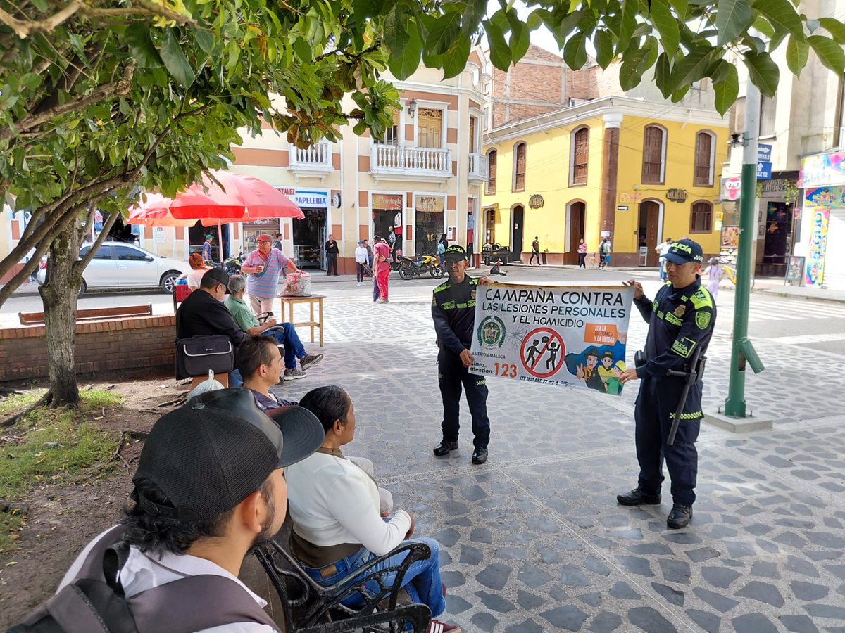 ProteccionPonal's tweet photo. En #Santander sensibilizamos a la comunidad para prevenir las lesiones personales y el homicidio para la protección de la niñez y la adolescencia, generando asi entornos seguros👏🤝.
#JuntosPorLaNiñez https://t.co/mVKNNr15x4