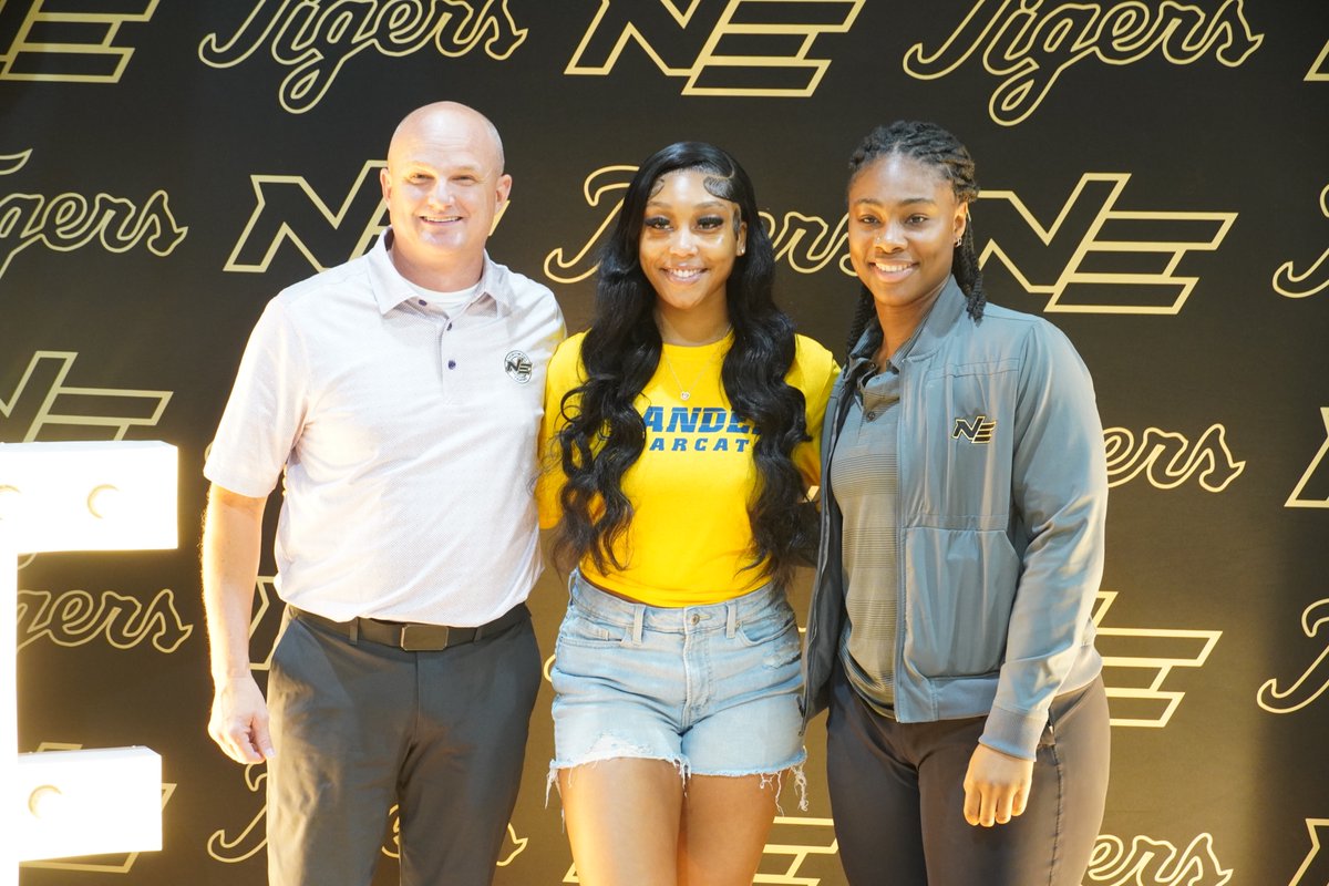 NEMCCTigers's tweet photo. WBB | Maniya Kirksey ▶️ @Lander_WBB 
An All-American selection as a sophomore with the Tigers after lighting up the scoreboard with 1⃣6⃣ points per game. She set the single game record for made threes this year with 8⃣ triples against Meridian!
 
🐯 #TigerTown | #cLawsUp https://t.co/kcfIhpAY9H