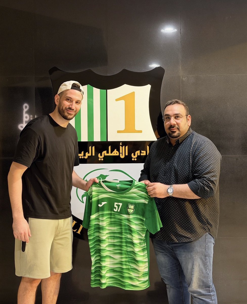 KhalijiHandball's tweet photo. 💚🖤| الأهلي القطري يتعاقد مع الفرنسي حمزة كبلوتي لمدة موسمين. 🇫🇷✍️🇶🇦

المركز: باك أيسر
العمر: 31 عام
الطول: 192 سم

مثل سابقا:
🇶🇦 الخور (هذا الموسم)
🇯🇵 زيكستار طوكيو
🇱🇾 أهلي طرابلس
🇸🇦 النور
🇶🇦 الوكرة
🇰🇼 برقان
🇰🇼 الفحيحيل
🇹🇳 النجم الساحلي
🇫🇷 كريتاي https://t.co/tTBdqLMXnN