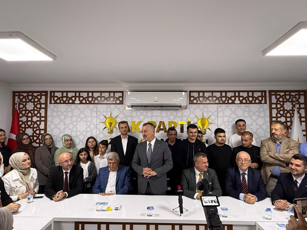 akkadinizmit41's tweet photo. 📍 Geleneksel İlçe Teşkilat Bayramlaşmamız

Birlik ve beraberliğimizin en güzel örneklerinden biri olan Geleneksel İlçe Teşkilat Bayramlaşmamızda teşkilat mensuplarımızla bir araya geldik.

#MilliAileHaftası 

@tugbaisikercan 
@yyaseminozdemir https://t.co/t6O8DNfOI8