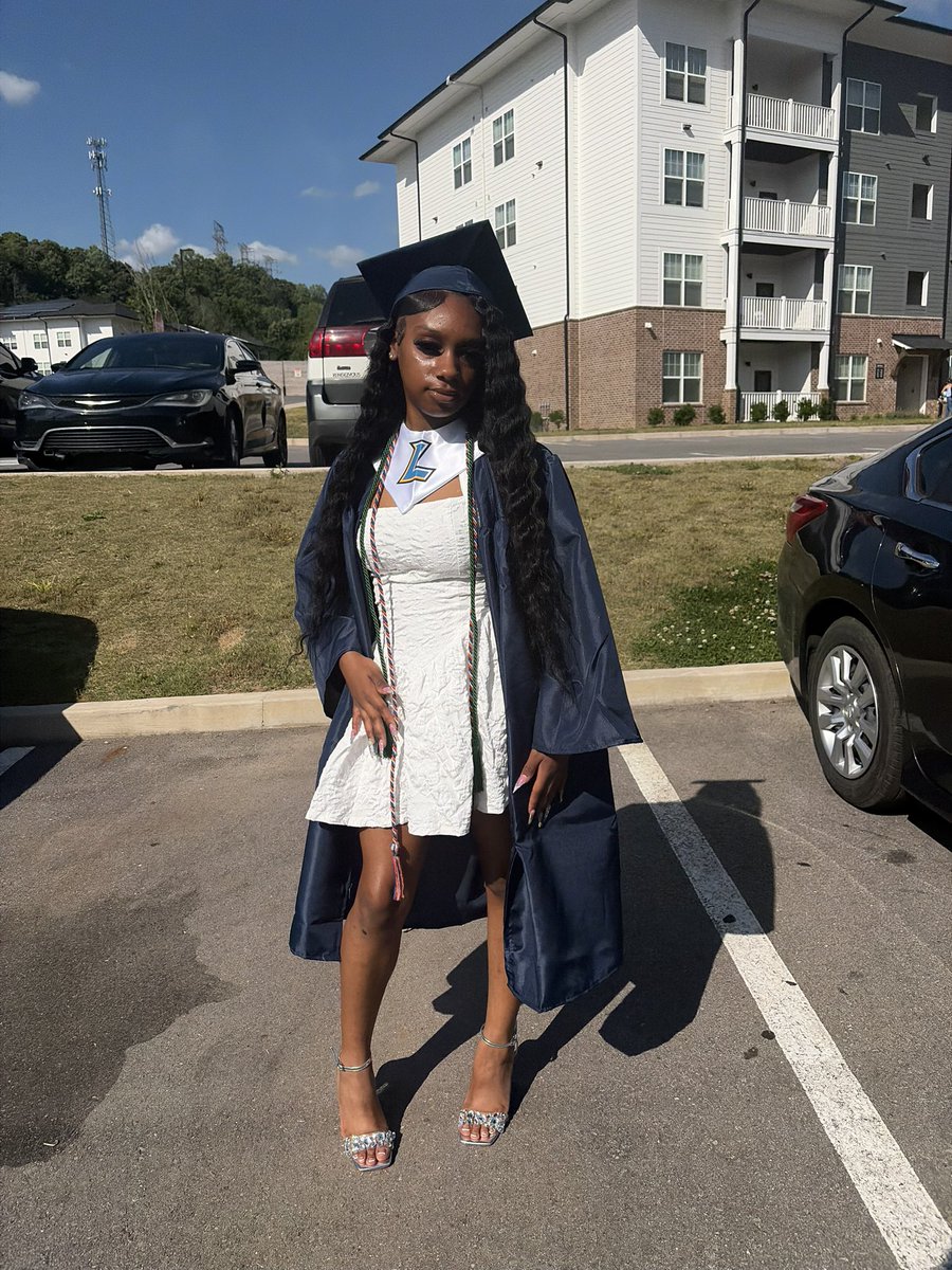naridntgaf's tweet photo. i graduated hoe #co26 #sexy #futurenailtech https://t.co/Q3gEJMEcgU