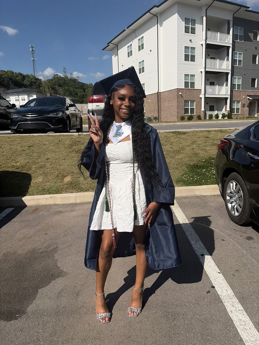 naridntgaf's tweet photo. i graduated hoe #co26 #sexy #futurenailtech https://t.co/Q3gEJMEcgU