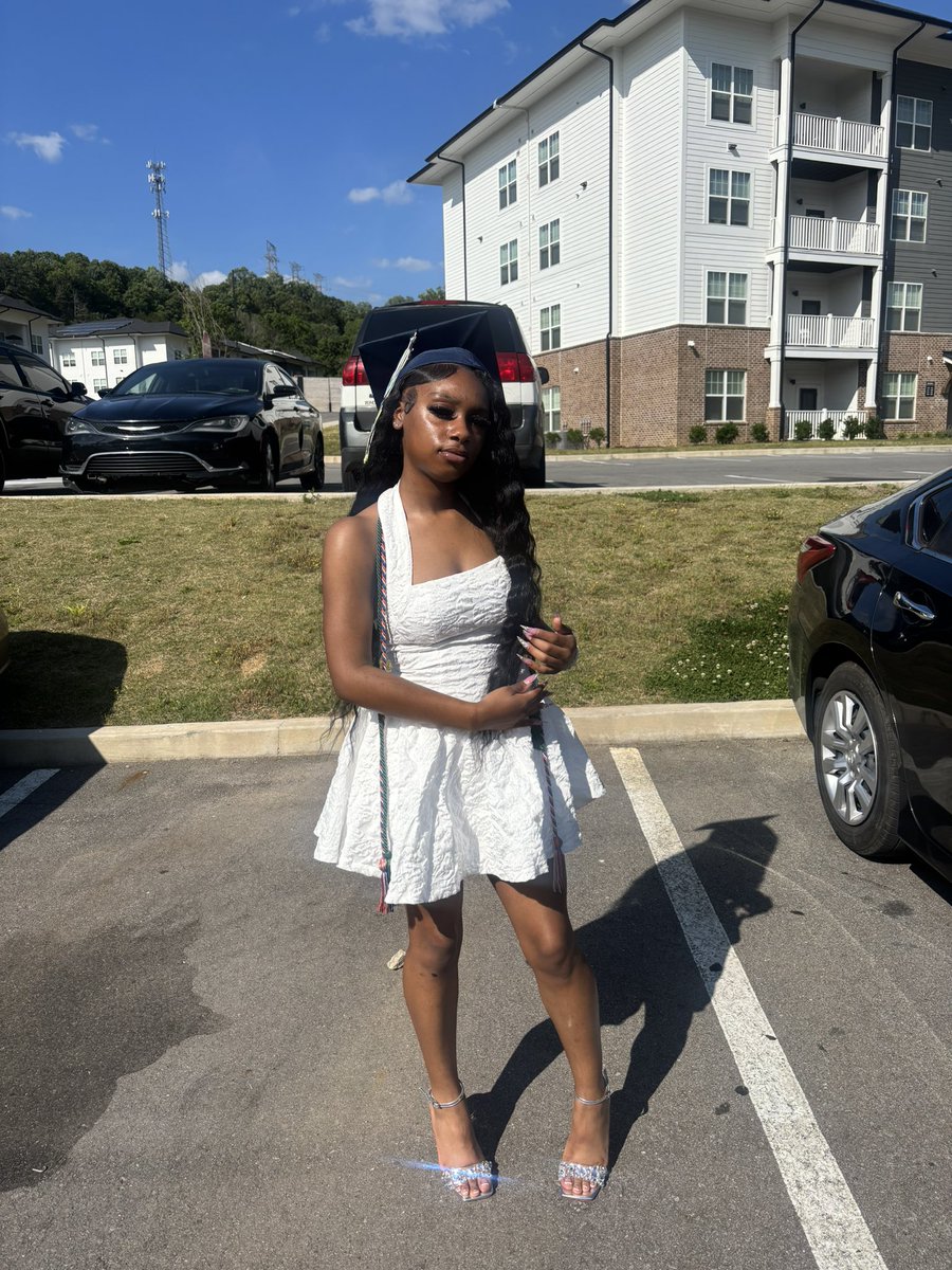 naridntgaf's tweet photo. i graduated hoe #co26 #sexy #futurenailtech https://t.co/Q3gEJMEcgU