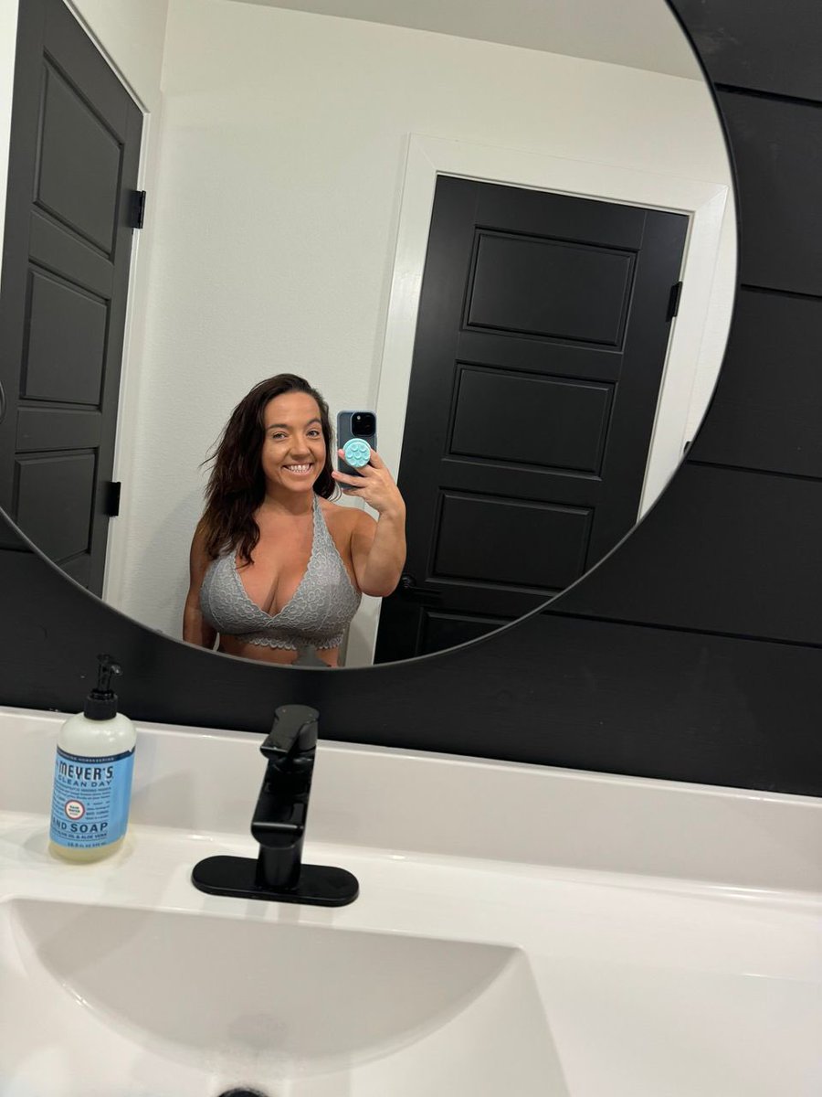Midget Jess tweet media