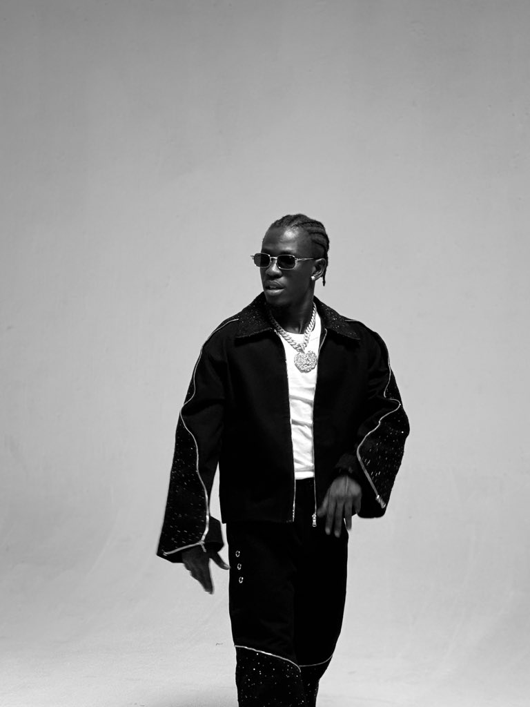 KingPalutaMusic's tweet photo. Give Up and See 🐉 https://t.co/iD1BOcynzO
