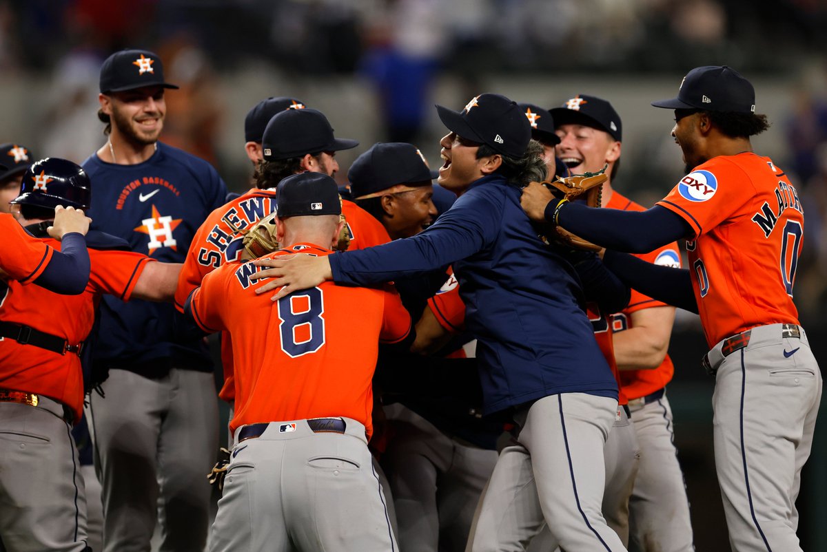 FOX Sports: MLB tweet media