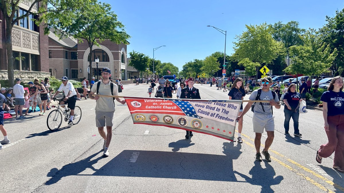 SJS_Bulldogs's tweet photo. Thank you to all who came out to support St. James and honor our veterans!
#SJSAH #StJamesSchoolAH #SJSBulldogs https://t.co/Ei9oYtCy8y