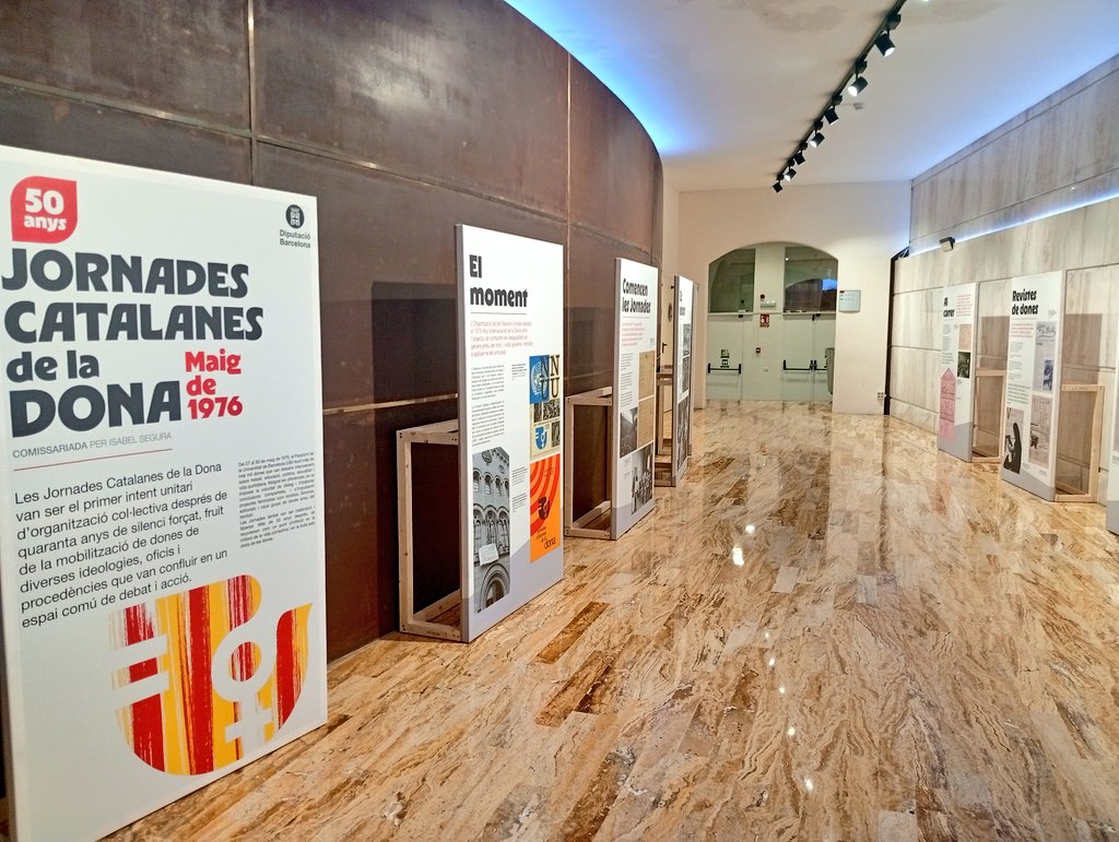 olga_hm's tweet photo. 🟣 Demà farà 50 anys que començaven les primeres Jornades Catalanes de la Dona al Paraninf de la Universalitat de Barcelona. 

👉🏽 Avui commemorem aquella trobada històrica veient que encara hi ha molta feina a fer... https://t.co/n6ZtHvOqdV