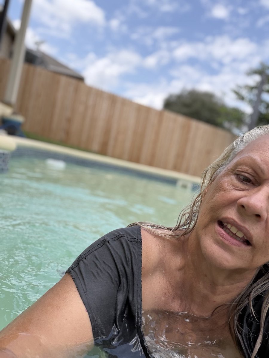Scooter's Wife tweet media