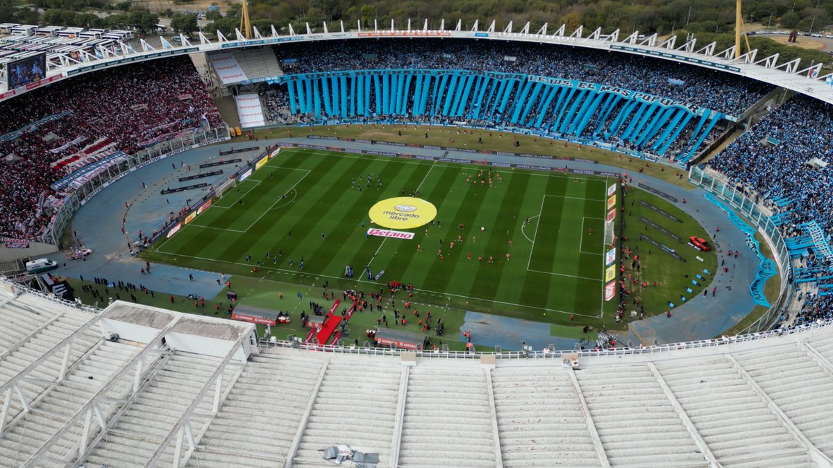 LigaAFA's tweet photo. #Institucional | Balance con datos sorprendentes del primer semestre en el Fútbol argentino ⚽️

👉 Toda la información aquí:
https://t.co/w3mMFG6hVa https://t.co/5hcsP1b4KN