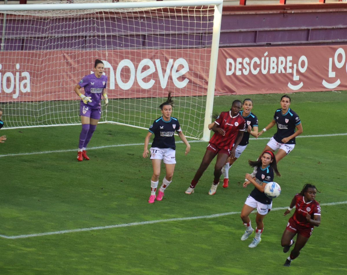 AytoLogrono's tweet photo. ⚽️🎽| El @DUXLogrono se ha despedido hoy de su afición con el último partido de la temporada en casa, que se ha saldado con derrota ante el Athletic Club de Bilbao (0-2).
¡Nos volvemos a ver la próxima temporada en #LasGaunas en @LigaF_oficial, equipazo! 💪🏻
#GoDux https://t.co/4LwfSJMYdv
