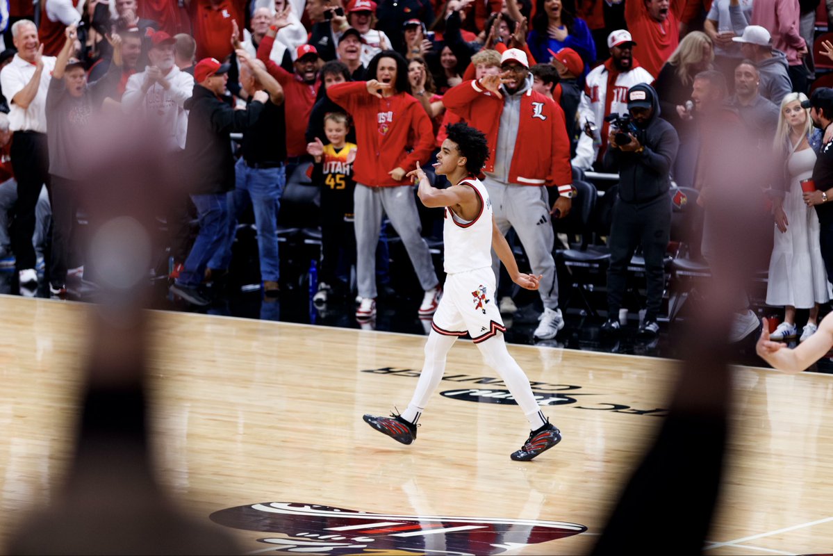 liv_higs's tweet photo. Come join the party! 

We are hiring a Creative Director for @LouisvilleMBB! A video forward position, but also prefer a dabble in photo/design. 

Our team behind one of the biggest brands in college basketball is legit. 

Dm with any questions 

🔗: https://t.co/n5rbATIuuP https://t.co/Qd4kh3jdFT