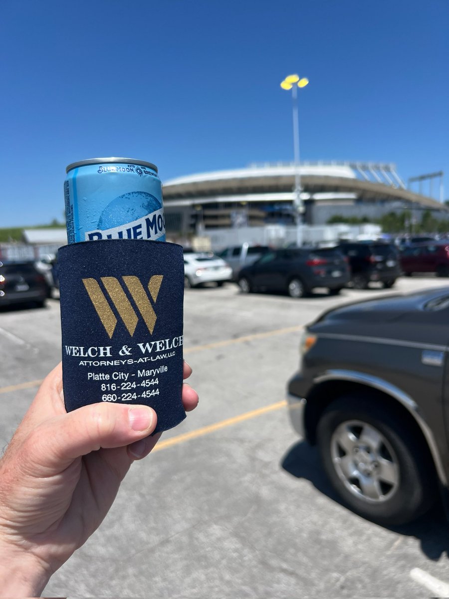 Welch_WelchLaw's tweet photo. "I hate the Yankees."
-- Jesus (probably) 
Go Royals!
#makingcommunitiessafer #protectingtheinjured #protectingtheaccused #travelingkoozie #mlb #royals #kauffmanstadium https://t.co/rDswJYjaCA