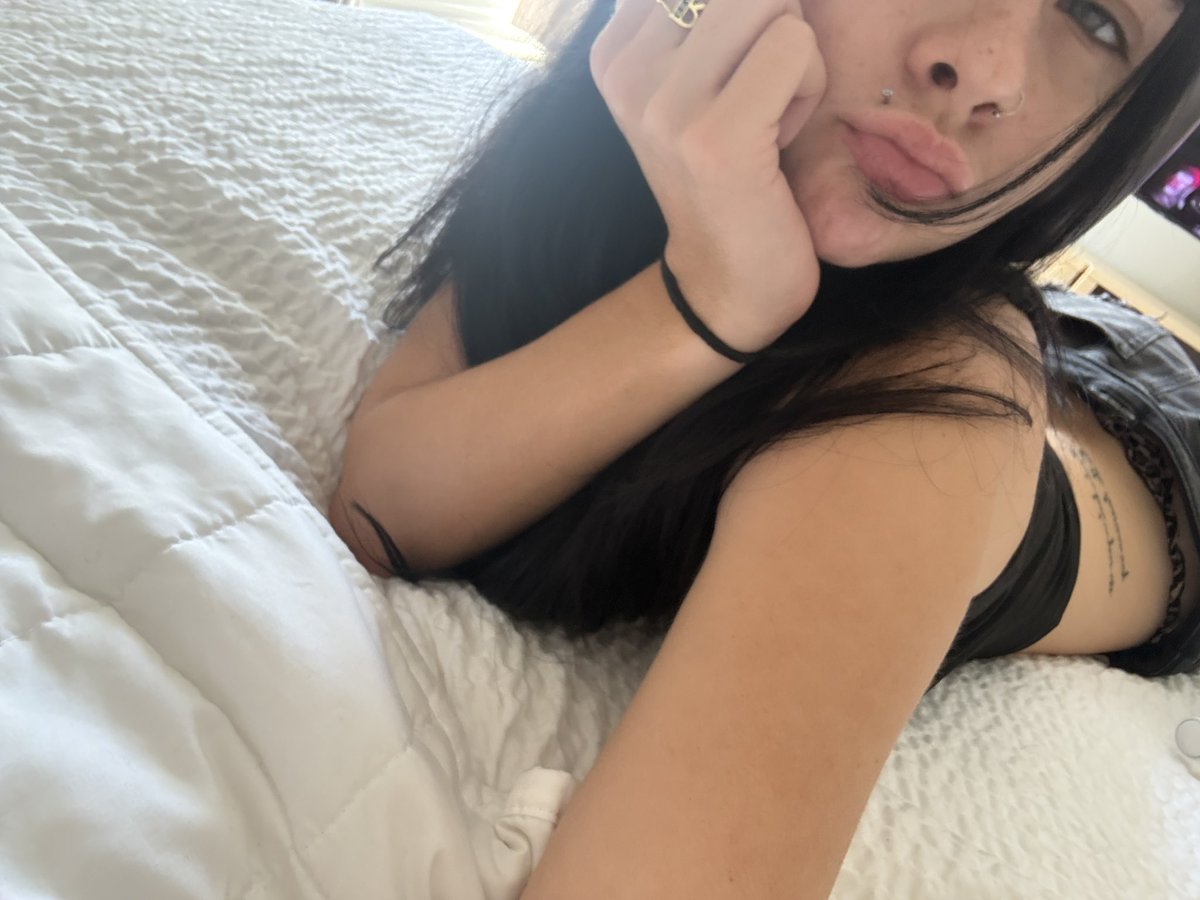 niedzrn's tweet photo. https://t.co/bFTPUsahCp ๐๐๐ถ๏ธ #Onlyfans #jetblack https://t.co/6q9LGlkw3O