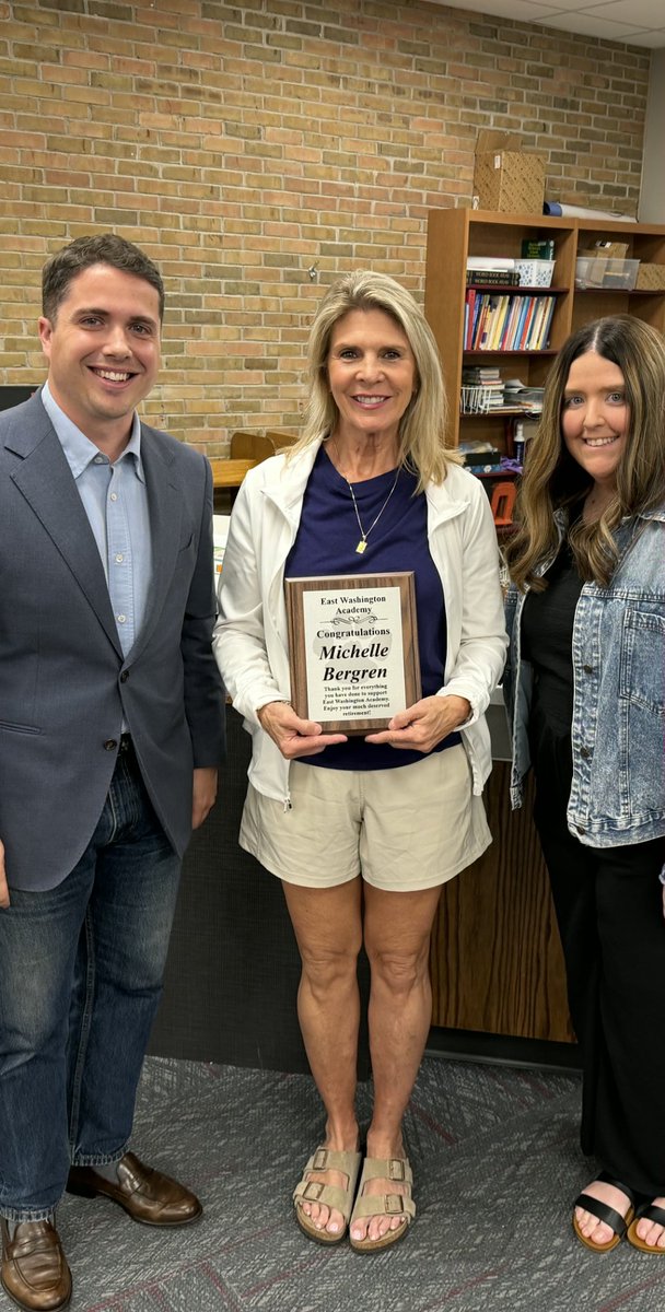 EWA_MCS's tweet photo. We are celebrating Mrs. Bergren today on her retirement! She is an amazing educator who will be greatly missed! https://t.co/fTAU1IEZsj