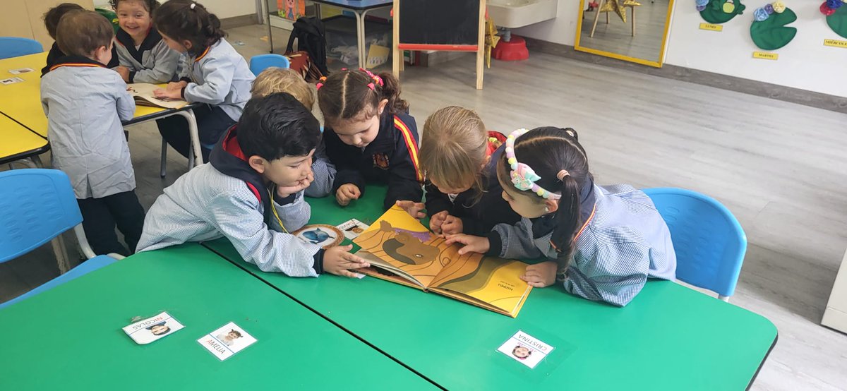 CCEERRCC's tweet photo. Con motivo del Día de la Afrocolombianidad, los niños y niñas de Infantil 3 años y Primero de Primaria vivieron una jornada mágica de literatura y tradición. Tuvimos el honor de recibir a Juan Pablo Ortiz, de la librería La Verbena, quien lideró dos talleres de lectura increíbles https://t.co/sjGWLWvaRe