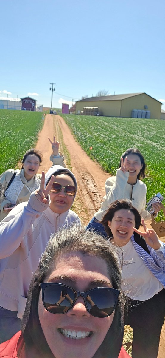 SACLIPEI's tweet photo. 🌷 Some of our students had a lovely time visiting the tulip field and enjoying one of PEI’s beautiful spring traditions. A perfect moment to take in the colourful flowers and fresh island air 💛
#princeedwardisland #spring https://t.co/iiNIBgRazq