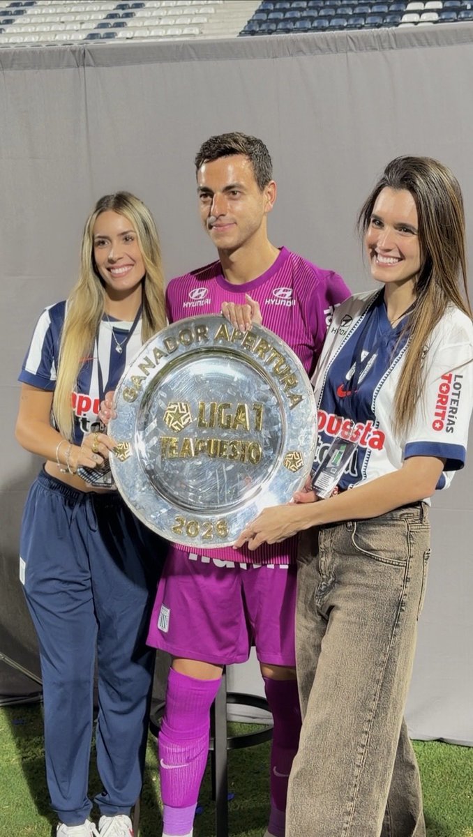 DButron20's tweet photo. 💙🤍💙🏆  @ClubALoficial 
Te amo Aliancita <333 https://t.co/QjWQcLu00R