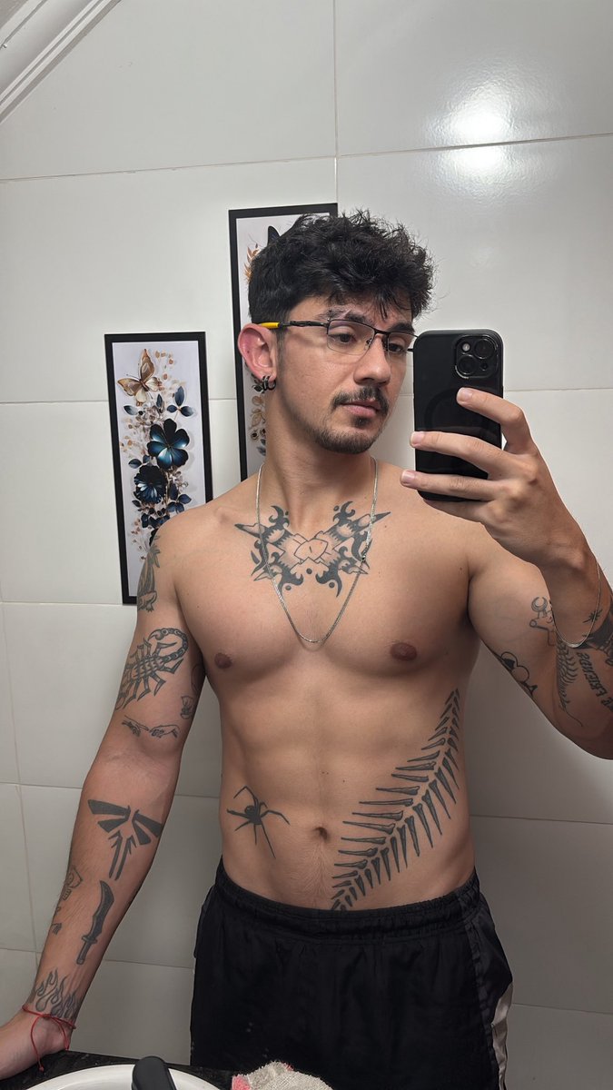 grabrurel's tweet photo. 2020/2026
depois de muitos roles na sombra do vale da morte https://t.co/cvazJ7znNr