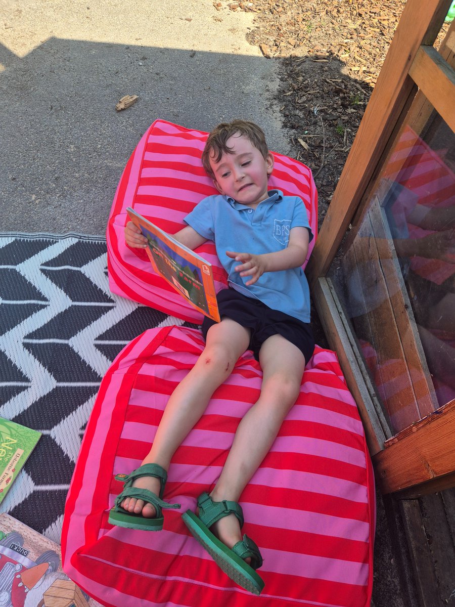 BrabynsPrep's tweet photo. Nursery have relaxed in the shaded areas of our EYFS garden today. Lots of water play has been had to help cool us down. #EYFS, #BPSNurture, #BPSNursery https://t.co/9HuPEE3CjM