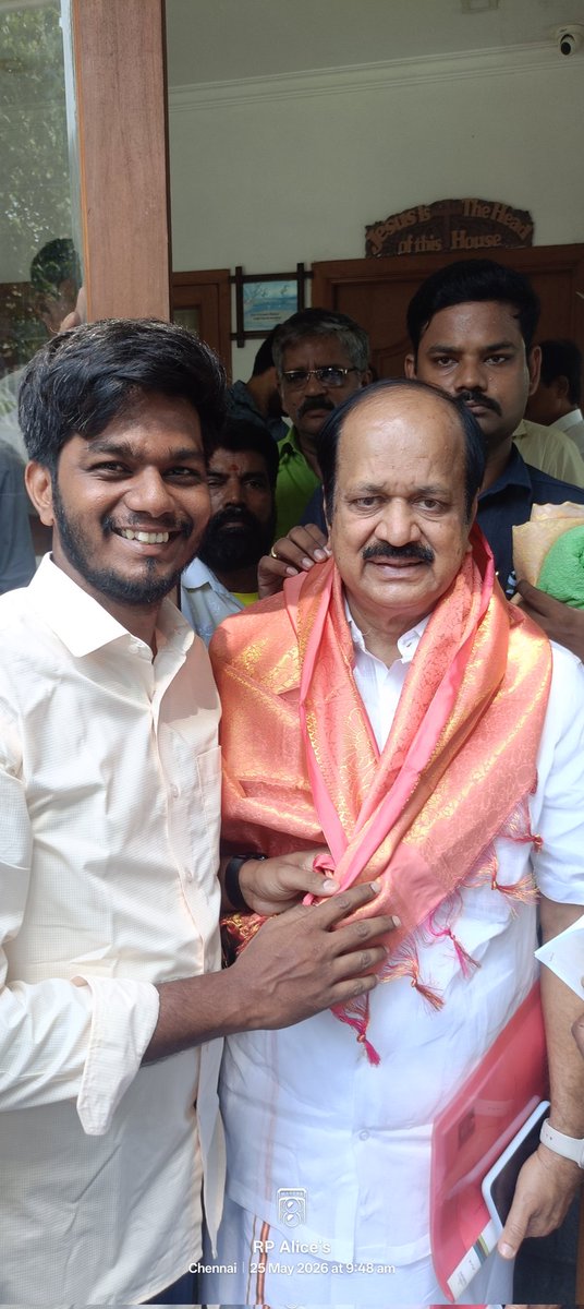 RajaPrecii's tweet photo. தமிழ்நாட்டின் சட்டசபை சபாநாயகர் மதிப்புக்குரிய திரு. @JCDPrabhakar ஐயா அவர்களை என் குழந்தைகளின் பிறந்தநாள் விழாவிற்கு அழைத்த போது..
@actorvijay @CMOTamilnadu @BussyAnand @AadhavArjuna @arunraajkg @imrajmohan @rkdiliptvk @Chepauktvk_offl @Actor_Srinath @amalansamraj08 https://t.co/GenWoASZxk