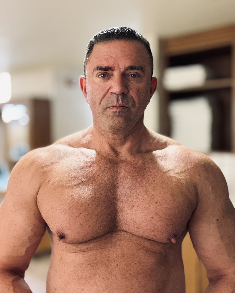 Intense Muscle God tweet media