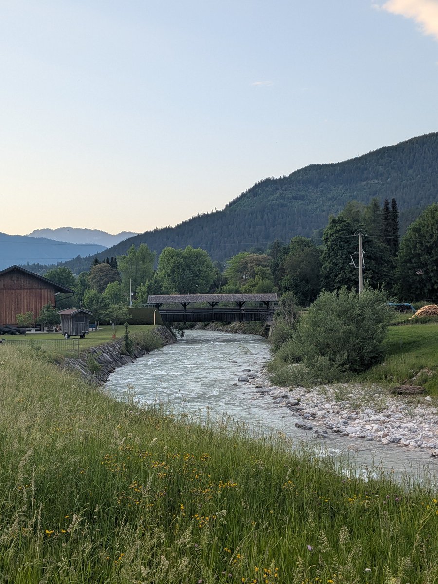 DariusPresent's tweet photo. @UnabomberYey I need to go to the Watzmann sometime soon, today was a chill one in Garmisch-Partenkirchen and the Eibsee https://t.co/5JUkEIwjsZ