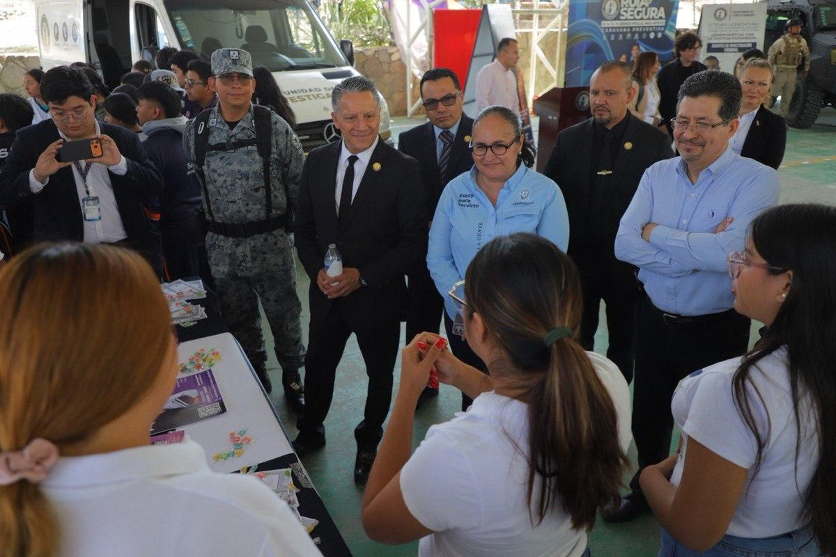 FGEGUANAJUATO's tweet photo. La Fiscalía General del Estado de Guanajuato reafirma su compromiso con las juventudes a través de la caravana preventiva “Ruta Segura: Menos Rollo, Más Apoyo”, realizada en la comunidad de La Sauceda.

Mediante talleres, dinámicas y espacios de diálogo, acercamos herramientas de prevención, acompañamiento y fortalecimiento emocional para impulsar proyectos de vida positivos en niñas, niños y adolescentes.

Seguimos construyendo una Fiscalía humanista, cercana a las personas y comprometida con el desarrollo integral de las juventudes y la atención a las víctimas.

#FiscalíaGuanajuato #RutaSegura #Juventudes #Prevención #Guanajuato #FiscalíaHumanista