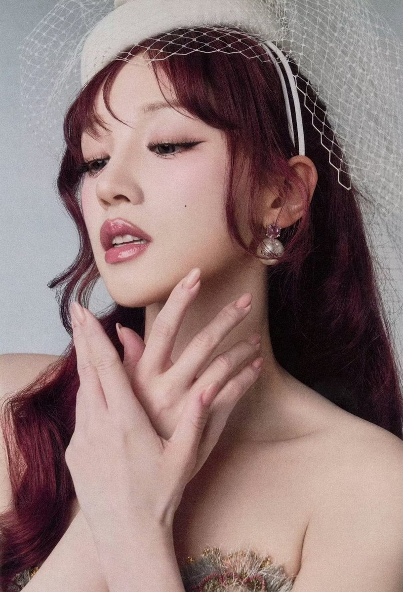 syqfiles's tweet photo. yuqi for paper magazine https://t.co/fcrCaKjGGi